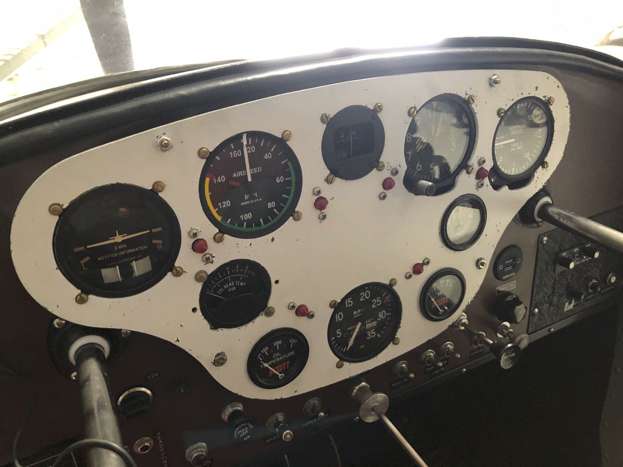 46 C120 Panel Light curiosity - Cessna 120-140 Association