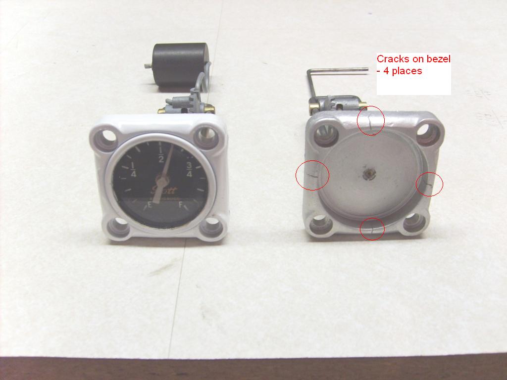 Scott Fuel Gages showing one cracked.JPG