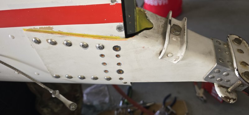 140 Tailwheel bracket.jpg