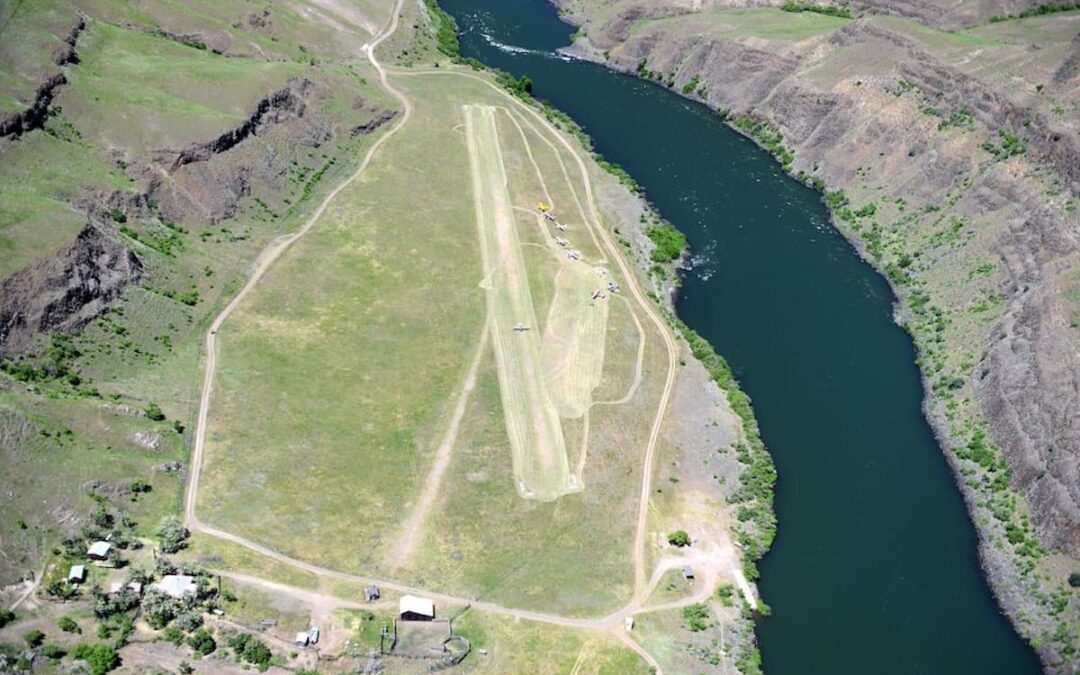 Volunteers spruce up five airstrips in Oregon’s Hells Canyon
