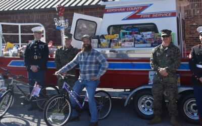 Pilots donate to Toys for Tots