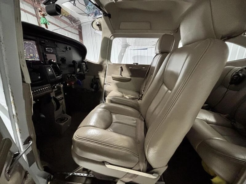 This 1979 Cessna 182Q Skylane Is an Amphibious ‘AircraftForSale’ Top Pick